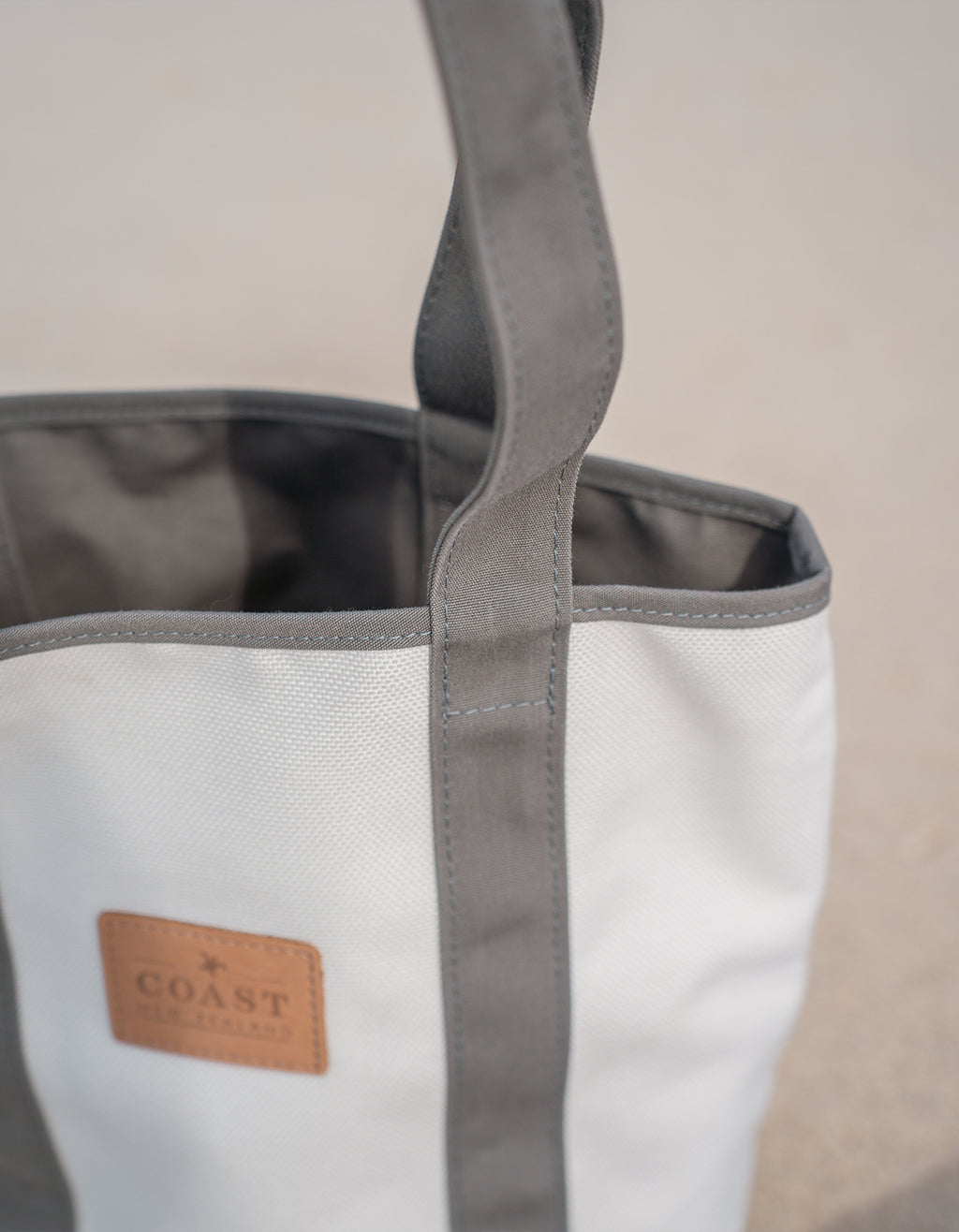 Coast Wine Bag | Charcoal/White