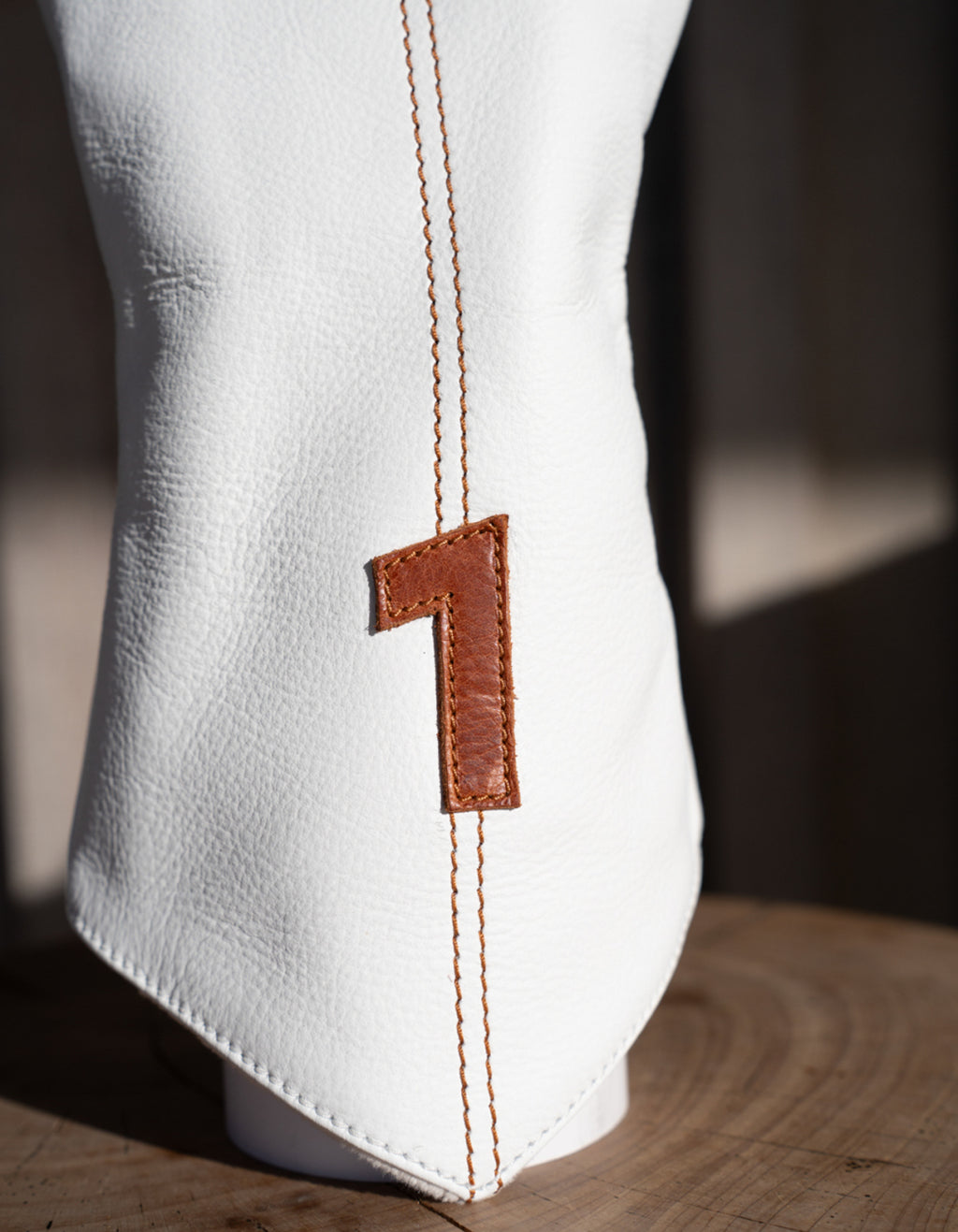 Links & Kings Headcover | White/Tan Medallion