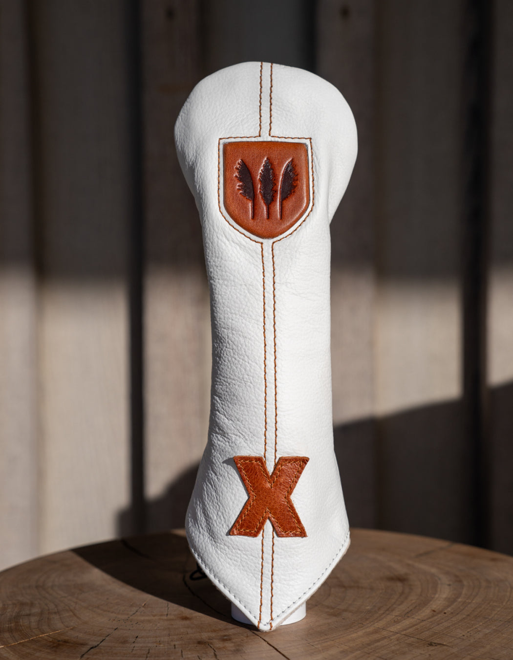 Links & Kings Headcover | White/Tan Medallion