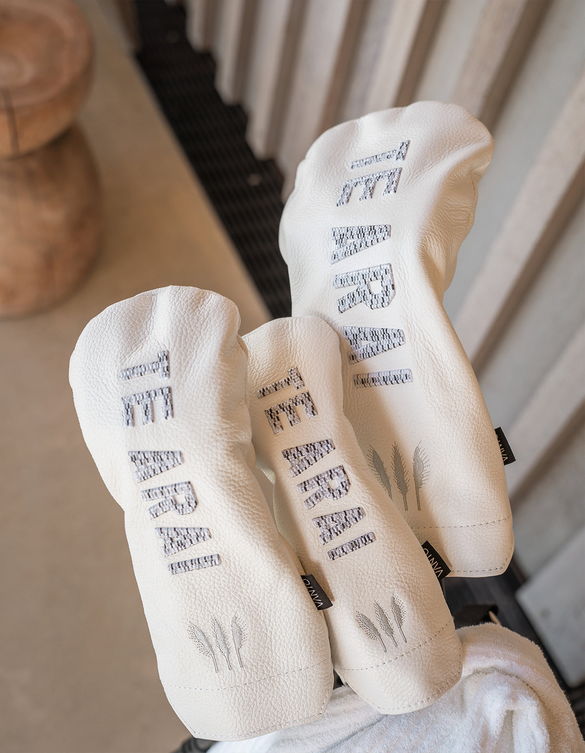 Vanto Headcover | White/Grey Chain Stitch